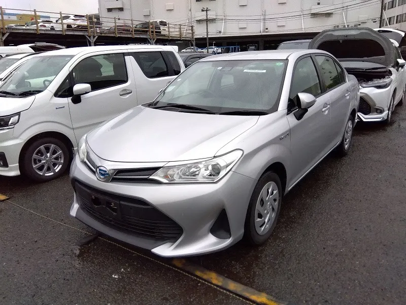 Toyota Axio EX 2020 (Hybrid, Auction Grade 4) – Silver | 39,000 km ...