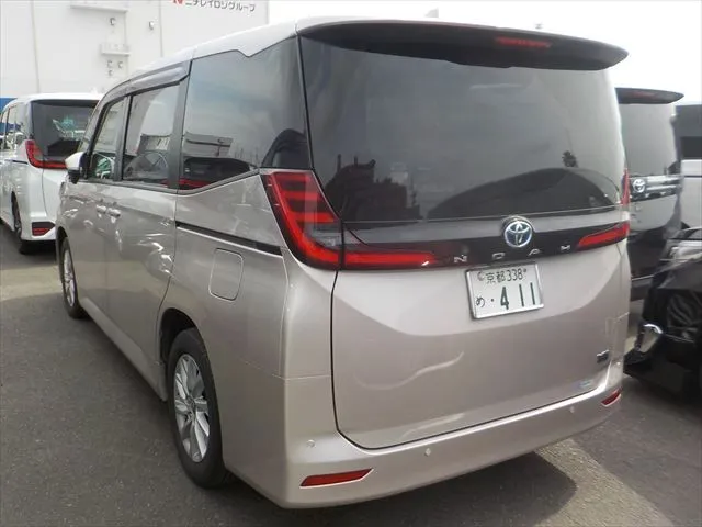 Toyota Noah G 2023 (Hybrid, Auction Grade 4.5) – Golden (4X1) | 87,291 km | Upcoming | STK-260819
