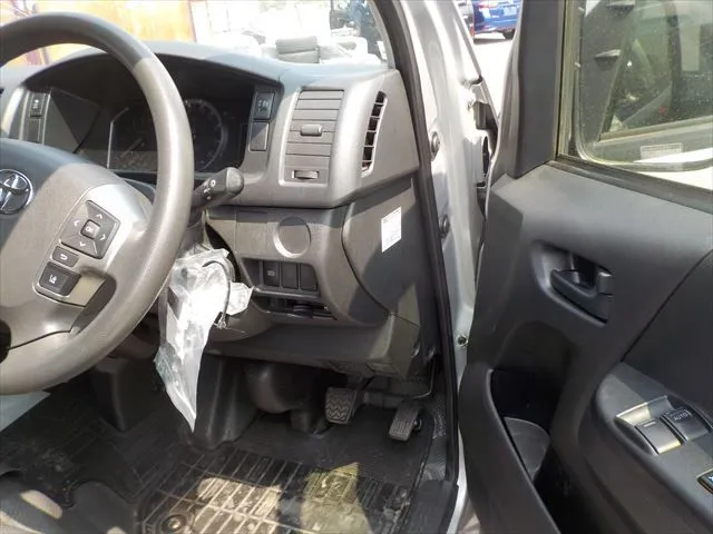 Toyota Hiace Ambulance 2022 (Non Hybrid, Auction Grade R1-REAR) – Silver | 79,567 km | Upcoming | STK-260913