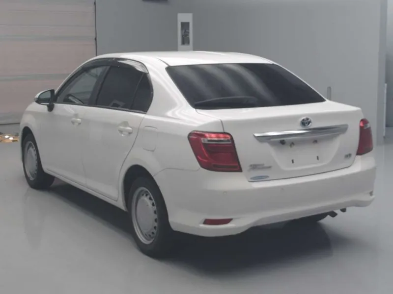 Toyota Axio EX 2021 (Hybrid, Auction Grade 4) – White | 46,800 km | Upcoming | STK-260502