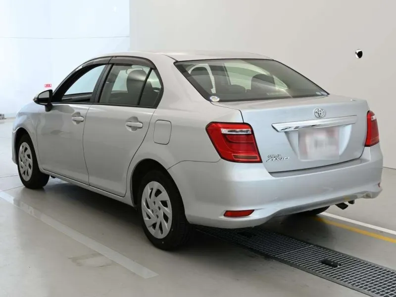Toyota Axio EX 2021 (Non Hybrid, Auction Grade 4) – Silver | 26,000 km | Upcoming | STK-260637