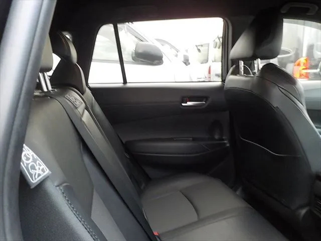 Toyota Corolla Cross Z 2025 (Hybrid, Auction Grade S) – Pearl | 5,414 km | Dhaka | STK-260862