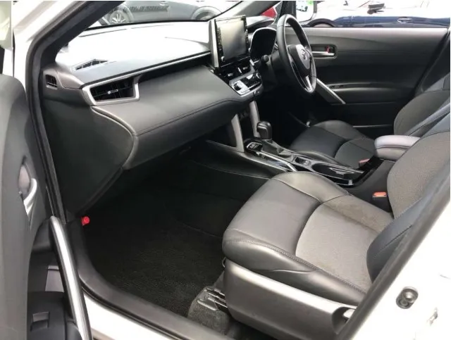 Toyota Corolla Cross Z 2022 (Hybrid, Auction Grade 4) – Pearl | 99,500 km | Dhaka | STK-260288