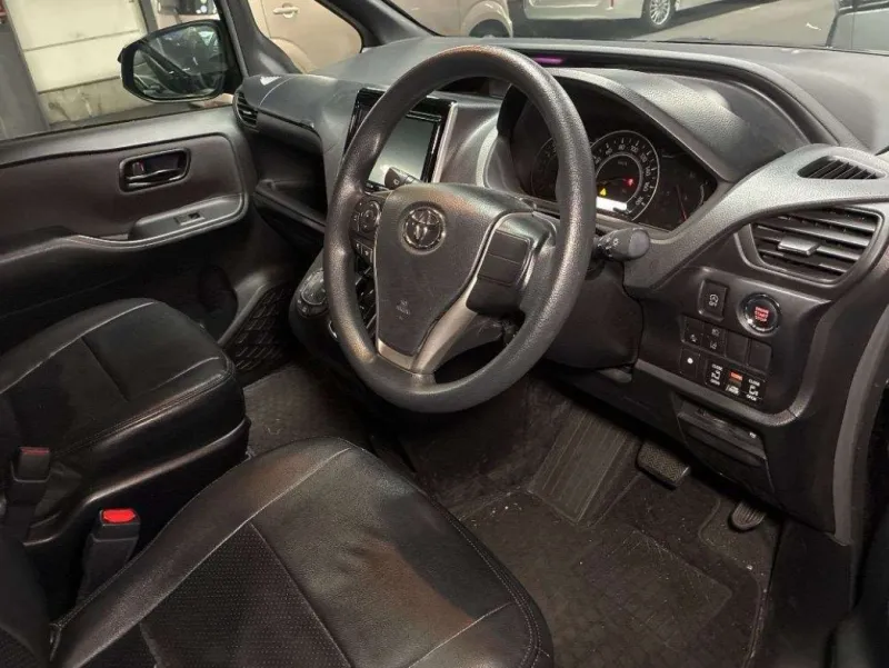 Toyota Noah X Smart 2021 (Non Hybrid, Auction Grade R) – Black | 36,000 km | Incoming 2026-07-30 | STK-260612