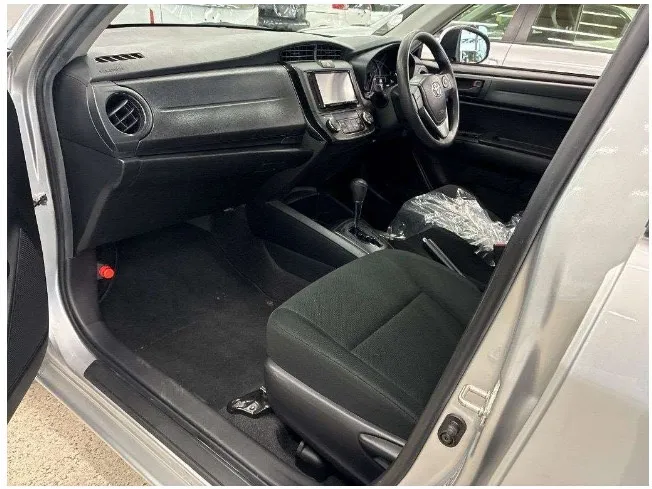Toyota Axio EX 2022 (Hybrid, Auction Grade 4) – Silver | 47,550 km | Upcoming | STK-260631