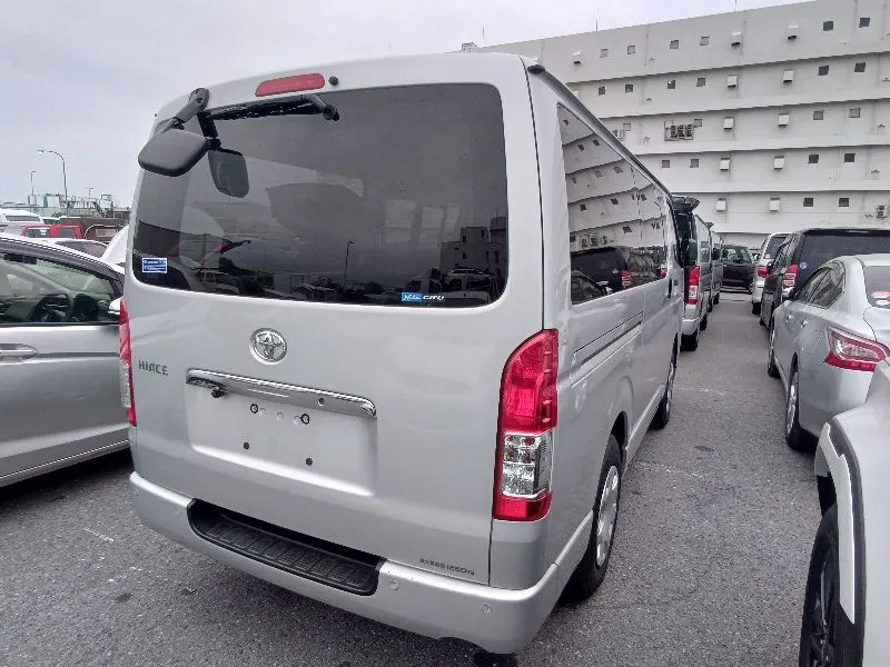 Toyota Hiace DX GL 2021 (Petrol, Auction Grade 3.5) – Silver | 125,069 km | Upcoming | STK-260979