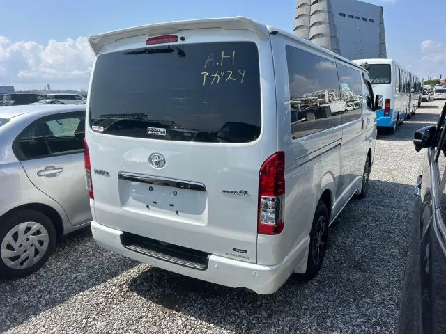 Toyota Hiace DX 2020 (Non Hybrid, Auction Grade 4) – Pearl | 112,022 km | Upcoming | STK-250192