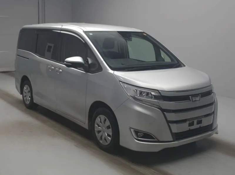 Toyota Noah X Smart 2021 (Non Hybrid, Auction Grade 4) – Silver | 88,289 km | Upcoming | STK-260611