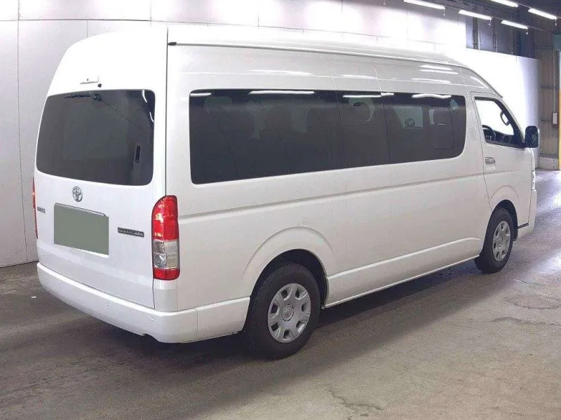 Toyota Hiace Grand Cabin 2024 (Petrol, Auction Grade 4.5) – Pearl | 39,686 km | Dhaka | STK-260905