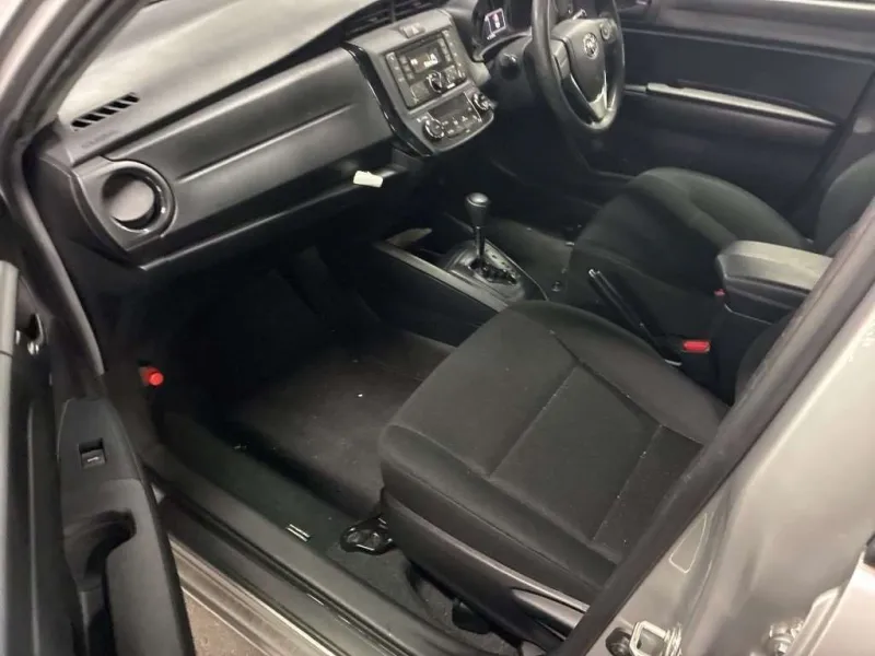 Toyota Axio EX 2021 (Hybrid, Auction Grade 4) – Silver | 31,000 km | Upcoming | STK-260512