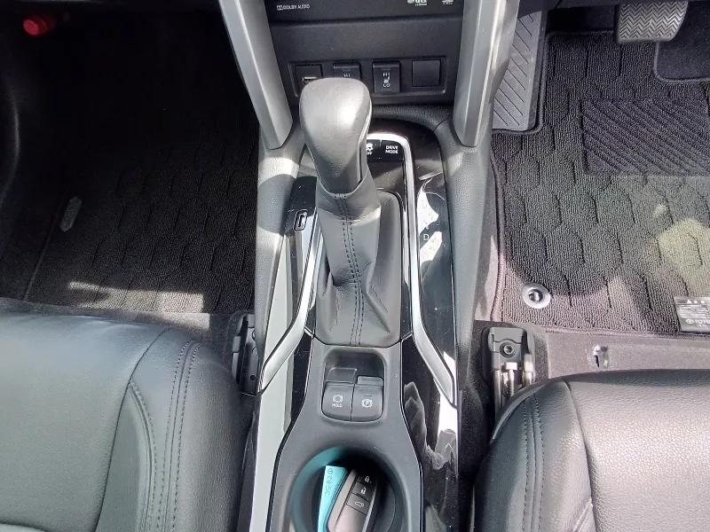 Toyota Corolla Cross Z 2022 (Hybrid, Auction Grade 4) – Pearl | 15,458 km | Mongla | STK-260472