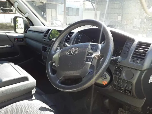 Toyota Hiace DX GL 2021 (Non Hybrid, Auction Grade 3.5) – Silver | 135,036 km | Upcoming | STK-260627