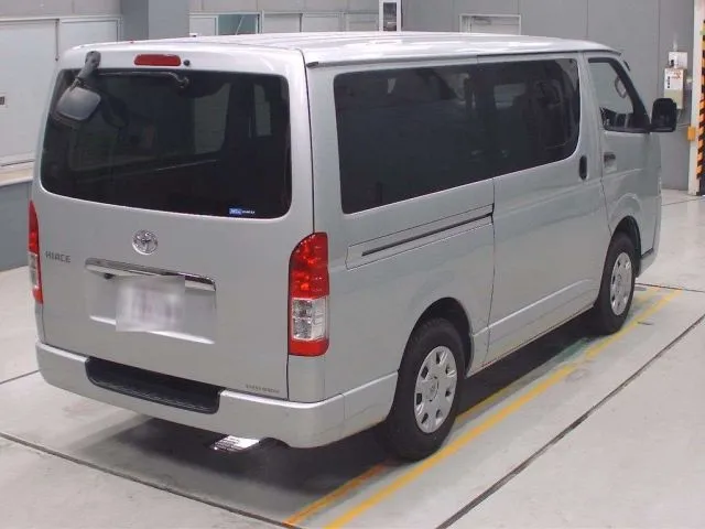 Toyota Hiace DX GL 2021 (Petrol, Auction Grade 3.5) – Silver | 125,069 km | Upcoming | STK-260979