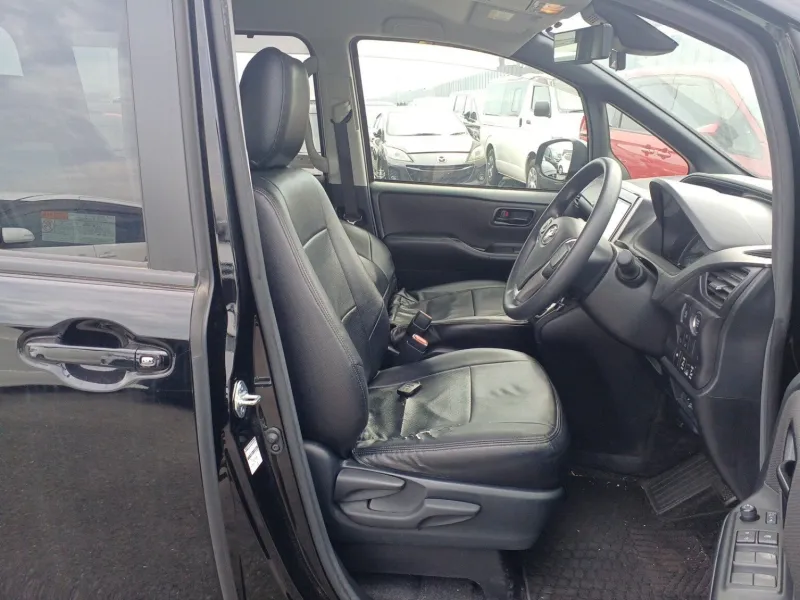 Toyota Noah X Smart 2021 (Non Hybrid, Auction Grade R) – Black | 36,000 km | Incoming 2026-07-30 | STK-260612