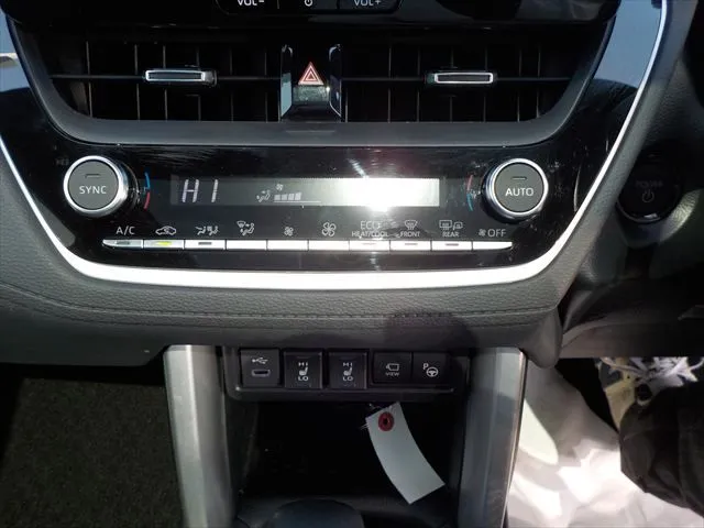 Toyota Corolla Cross Z 2024 (Hybrid, Auction Grade 4.5) – Pearl | 12,866 km | Upcoming | STK-260867