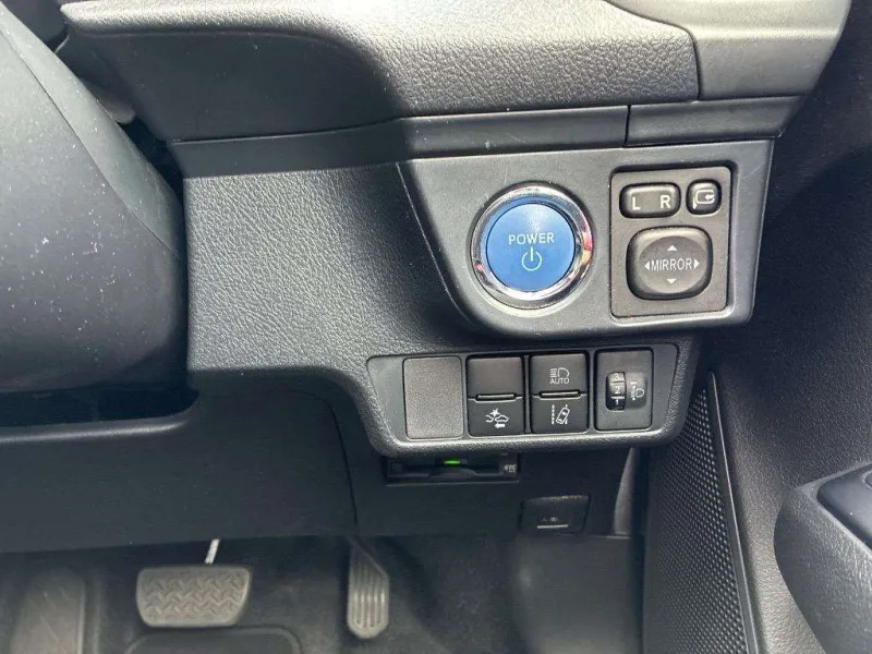 Toyota Axio EX 2021 (Hybrid, Auction Grade 4) – White | 49,000 km | Upcoming | STK-260511
