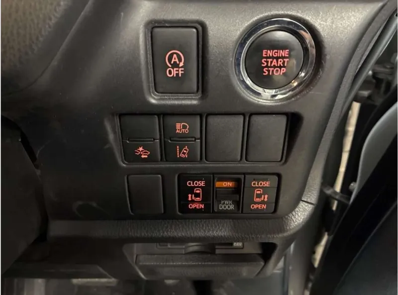 Toyota Noah X Smart 2021 (Non Hybrid, Auction Grade 4) – Silver | 88,289 km | Upcoming | STK-260611