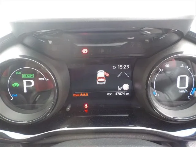 Toyota YARIS CROSS G 2021 (Hybrid, Auction Grade 4.5) – Pearl/Black Two-Tone (2KR) | 47,873 km | Port | STK-260892