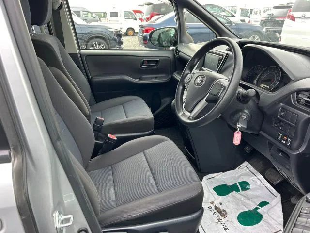 Toyota Noah XL 2020 (Non Hybrid, Auction Grade RA) – Silver | 57,358 km | Dhaka | STK-260609