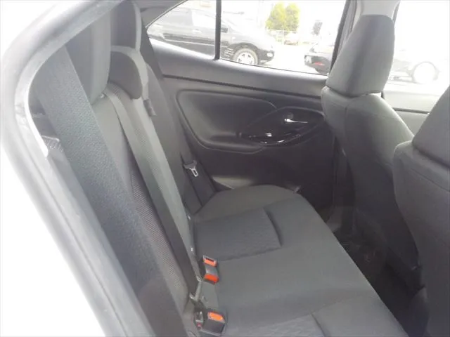 Toyota YARIS CROSS G 2021 (Hybrid, Auction Grade 4.5) – Pearl/Black Two-Tone (2KR) | 47,873 km | Port | STK-260892