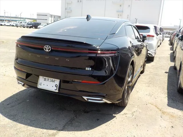 Toyota Crown Crossover RS Advanced 2022 (Hybrid, Auction Grade 4.5) – Black | 23,819 km | Dhaka | STK-260894