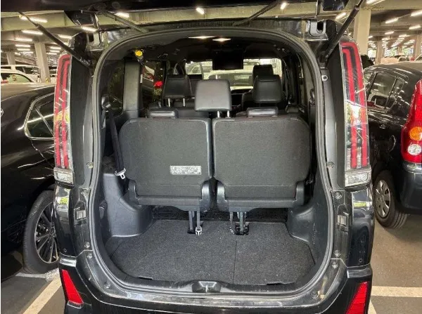 Toyota Noah Si WXB III 2021 (Hybrid, Auction Grade 4) – Black | 108,000 km | Upcoming | STK-260536