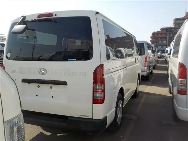 Toyota Hiace DX-PW 2021 (Non Hybrid, Auction Grade 3.5) – White | 117,356 km | Upcoming | STK-260909