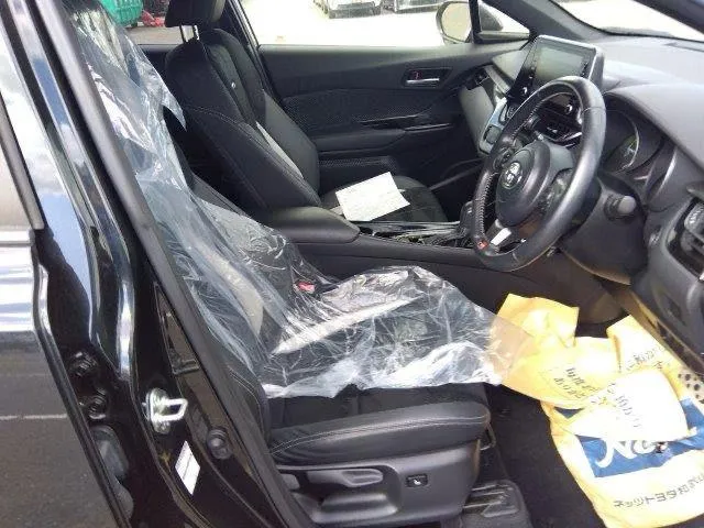 Toyota C-HR GR Sports 2020 (Hybrid, Auction Grade 4.5) – Black | 96,000 km | Dhaka | STK-250075