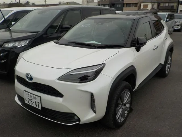 Toyota YARIS CROSS G 2021 (Hybrid, Auction Grade 4.5) – Pearl/Black Two-Tone (2KR) | 47,873 km | Port | STK-260892