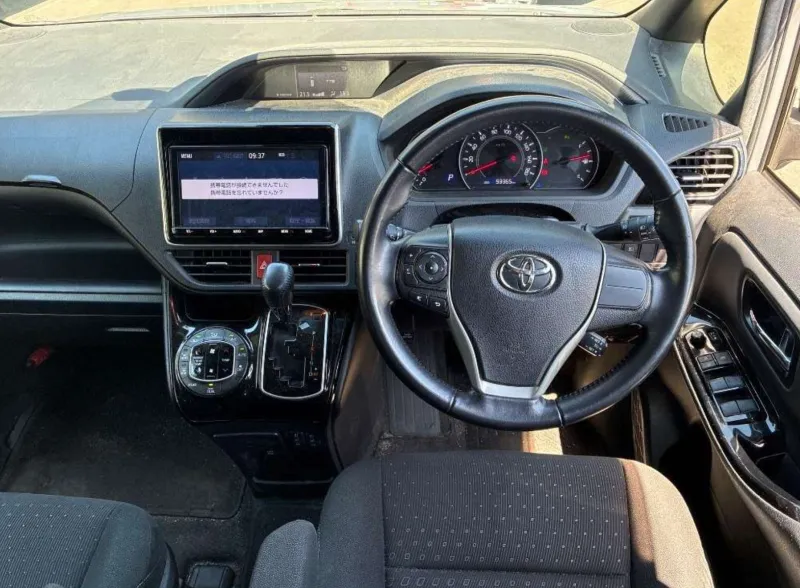 Toyota Noah G 2021 (Non Hybrid, Auction Grade RA) – Silver | 93,365 km | Incoming 2026-07-30 | STK-260610