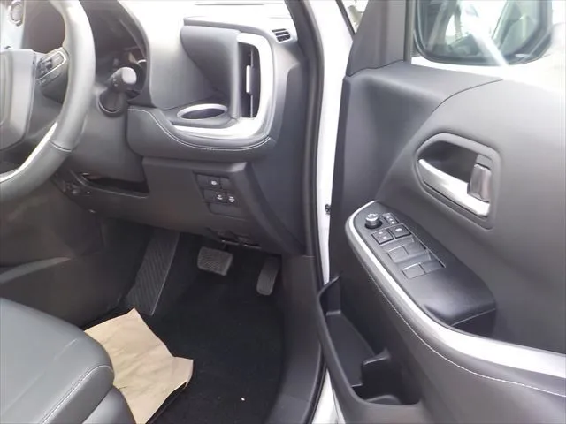 Toyota Noah S-Z 2025 (Hybrid, Auction Grade S) – Pearl | 4 km | Dhaka | STK-260818