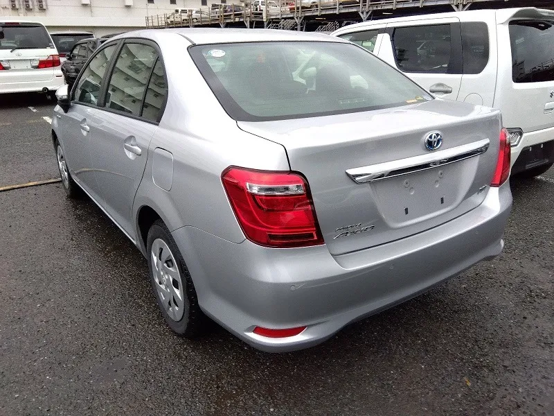 Toyota Axio EX 2020 (Hybrid, Auction Grade 4) – Silver | 39,000 km ...
