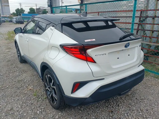 Toyota C-HR G 2020 (Hybrid, Auction Grade 4.5) – Pearl | 44,022 km | Upcoming | STK-250247