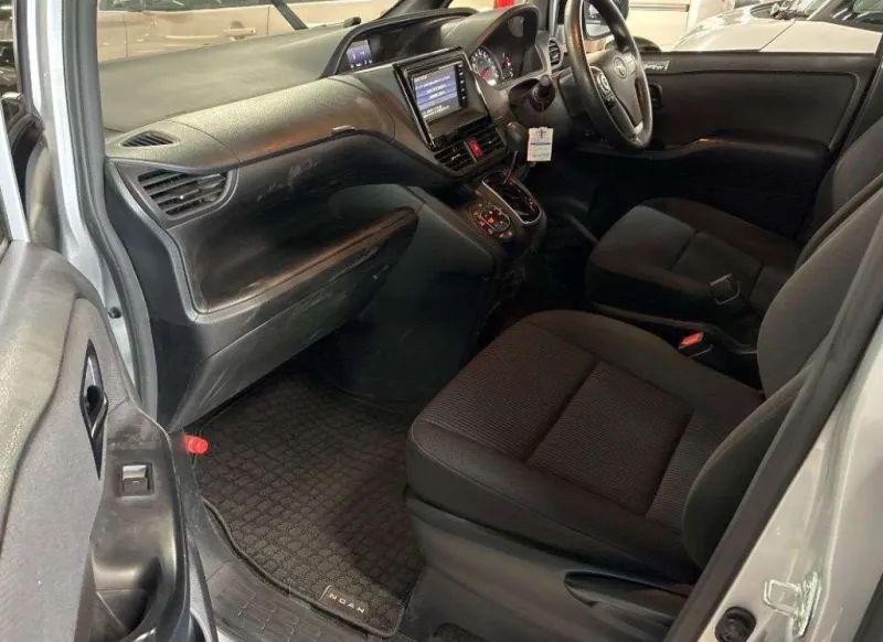 Toyota Noah X Smart 2021 (Non Hybrid, Auction Grade 4) – Silver | 88,289 km | Upcoming | STK-260611