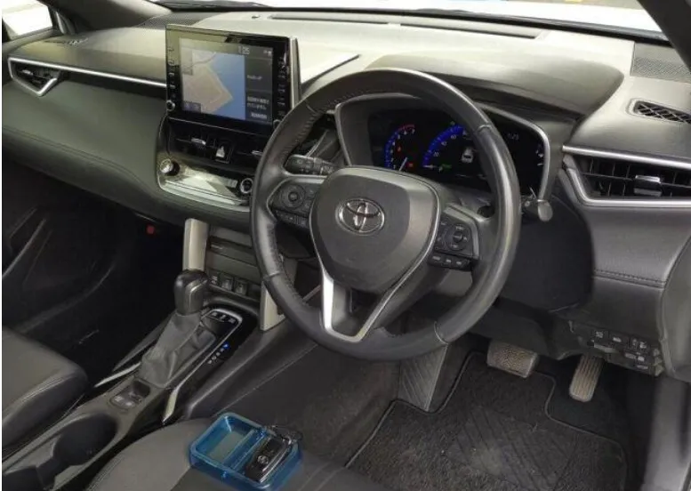 Toyota Corolla Cross Z 2021 (Hybrid, Auction Grade 4) – Pearl | 75,500 km | STK-260540