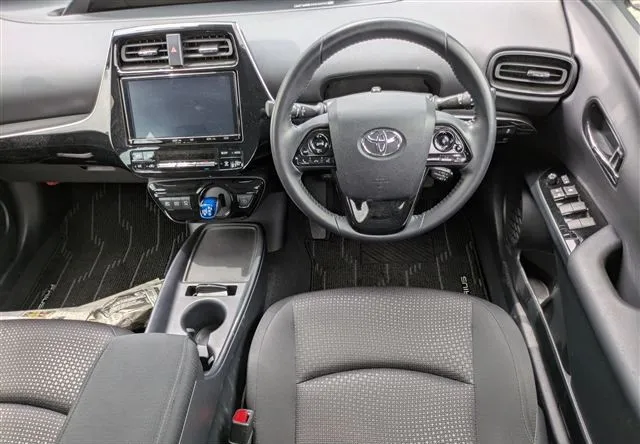 Toyota Prius S Safety Plus II 2021 (Hybrid, Auction Grade 3) – Silver | 34,093 km | Mongla | STK-260483