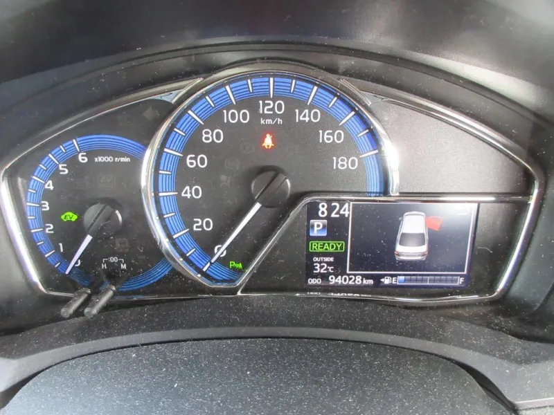 Toyota Axio EX 2020 (Hybrid, Auction Grade 4) – Pearl | 94,023 km | ECB Showroom | STK-250097