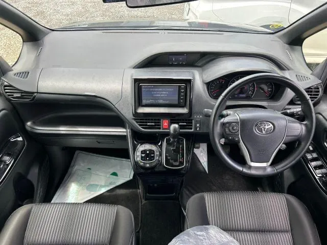 Toyota Noah SI 2020 (Non Hybrid, Auction Grade 4) – Black | 33,083 km | ECB Showroom | STK-250050