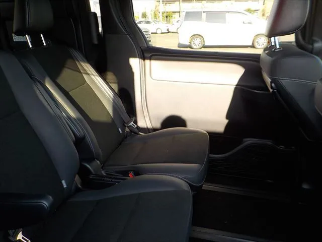 Toyota Noah Si WXB II 2020 (Non Hybrid, Auction Grade 4.5) – Black | 77,708 km | Dhaka | STK-260828