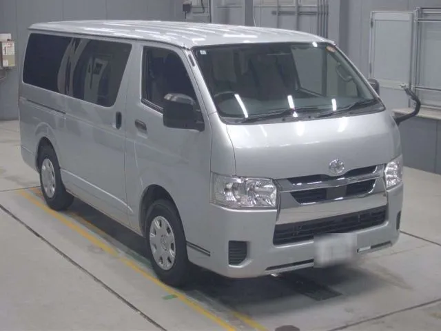 Toyota Hiace DX GL 2021 (Petrol, Auction Grade 3.5) – Silver | 125,069 km | Upcoming | STK-260979