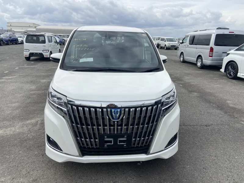 Toyota Esquire GI 2020 (Hybrid, Auction Grade R) – Pearl | 72,504 km | Dhaka | STK-260608