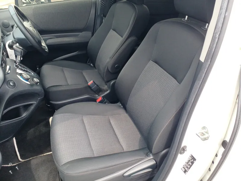 Toyota SIENTA G 2021 (Hybrid, Auction Grade 3.5) – Pearl | 100,799 km | Upcoming | STK-260607