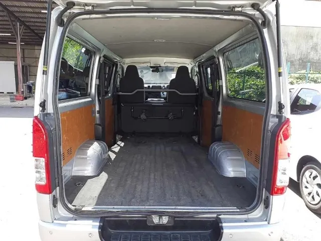 Toyota Hiace DX GL 2021 (Non Hybrid, Auction Grade 3.5) – Silver | 135,036 km | Upcoming | STK-260627