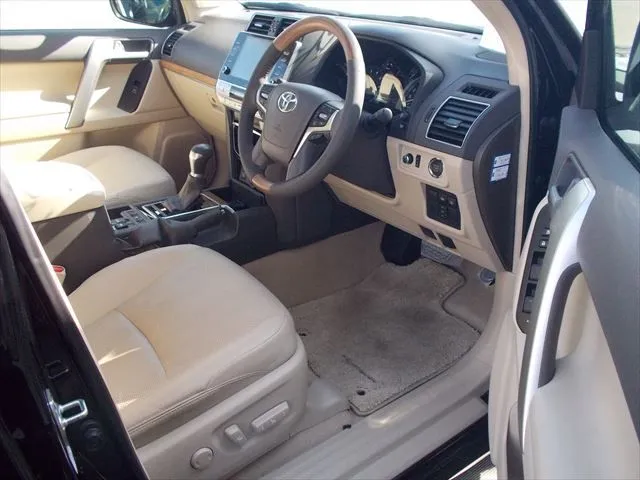 Toyota LAND CRUISER PRADO TX-L Matte Black Edition 2022 (Non Hybrid, Auction Grade 5) – Black (202) | 29,640 km | Dhaka | STK-260895