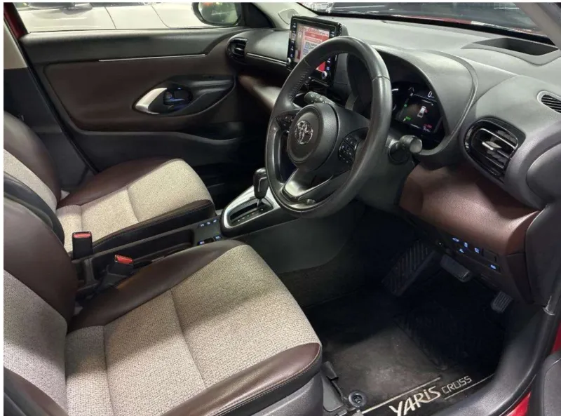 Toyota YARIS CROSS Z 2021 (Hybrid, Auction Grade 4.5) – Red Two-Tone | 49,370 km | Upcoming | STK-260600