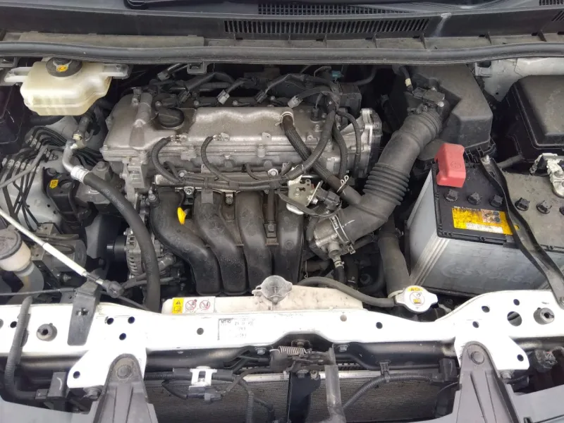 Toyota Esquire GI 2020 (Non Hybrid) – Pearl | 103,555 km | ECB Showroom | STK-250316