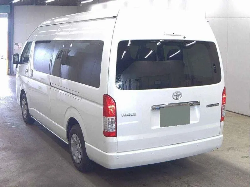 Toyota Hiace Grand Cabin 2024 (Petrol, Auction Grade 4.5) – Pearl | 39,686 km | Dhaka | STK-260905
