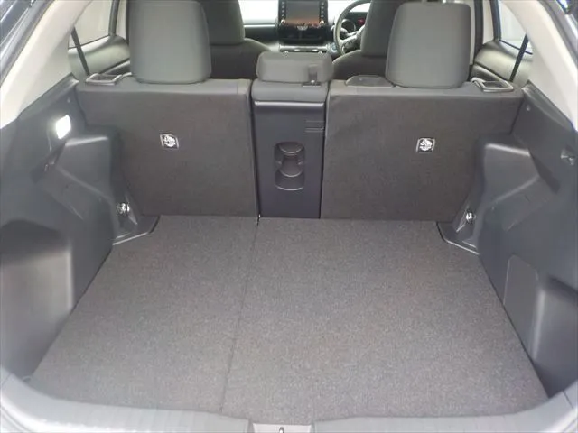 Toyota YARIS CROSS G 2021 (Hybrid, Auction Grade 4.5) – Pearl/Black Two-Tone (2KR) | 47,873 km | Port | STK-260892