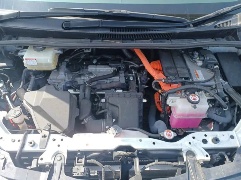 Toyota Noah G 2021 (Hybrid, Auction Grade 4.5) – Pearl | 72,699 km | Incoming | STK-260953