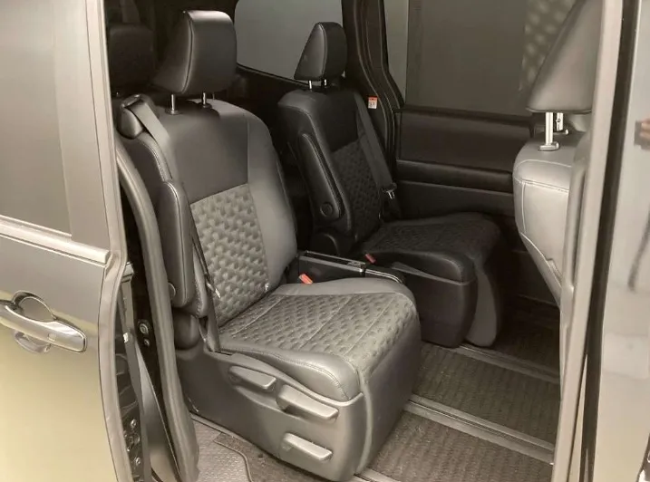 Toyota Voxy S-Z 2022 (Hybrid, Auction Grade 4.5) – Black | 56,000 km | Dhaka | STK-260278